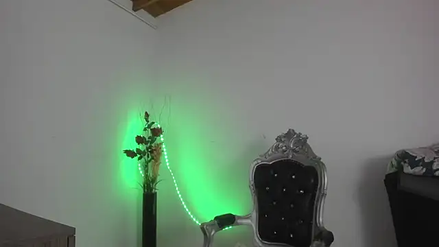 Snapshot of Hela_wet chatting on March 18, 4:29 am Hela wet online show from March 18, 4:29 am