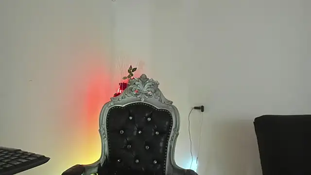 Snapshot of Hela_wet chatting on February 7, 12:42 am Hela wet online show from February 7, 12:42 am