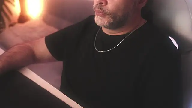 Sanders White online show from March 3, 9:34 am