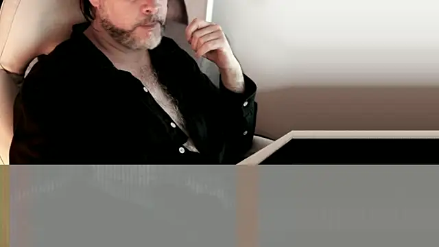 Sanders White online show from December 31, 1:47 am