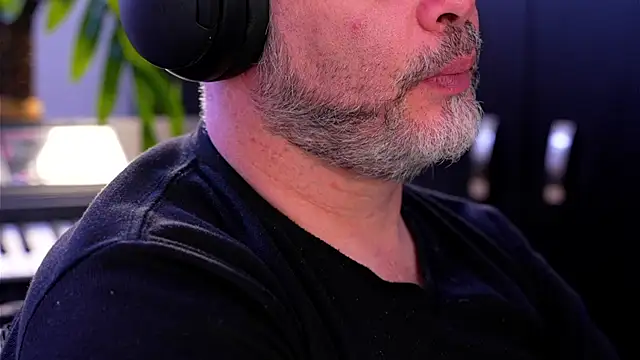 Sanders White online show from September 26, 4:08 am