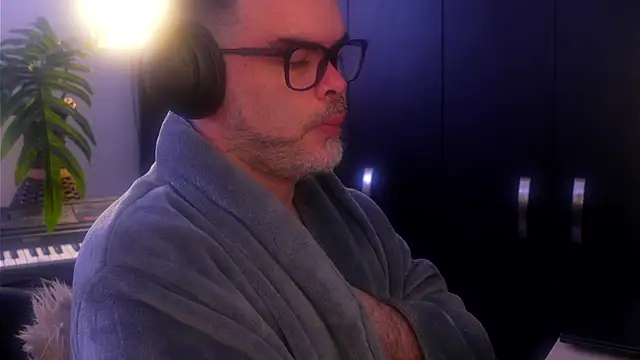 Sanders White online show from September 15, 1:44 pm