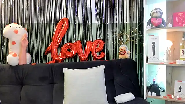 lilly sweett online show from February 14, 9:26 pm