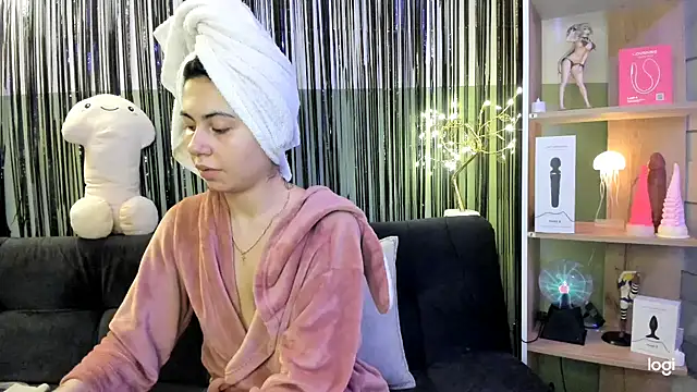 lilly sweett online show from March 31, 12:34 am