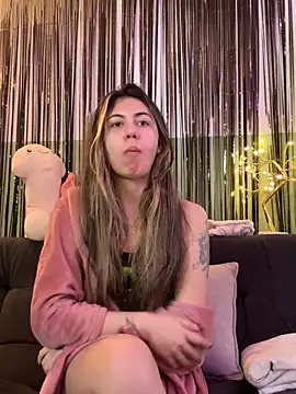 lilly sweett online show from March 7, 9:20 pm