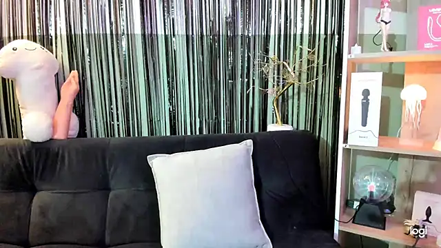 lilly sweett online show from March 14, 11:55 pm