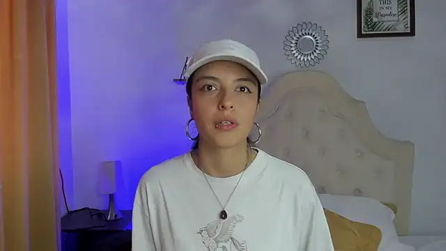 Snapshot of AneeSmith chatting on December 3, 9:17 pm AneeSmith online show from December 3, 9:17 pm