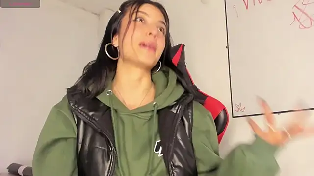 Snapshot of AneeSmith chatting on March 6, 10:15 pm AneeSmith online show from March 6, 10:15 pm