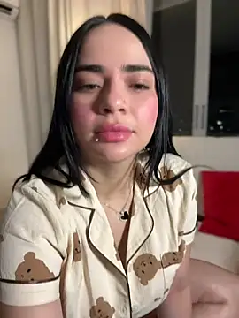 Snapshot of GeorginaJones chatting on March 23, 12:36 am GeorginaJones online show from March 23, 12:36 am