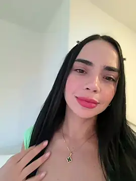 Snapshot of GeorginaJones chatting on July 8, 9:37 pm GeorginaJones online show from July 8, 9:37 pm