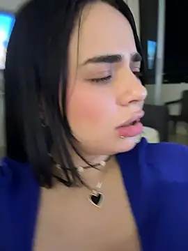 Snapshot of GeorginaJones chatting on February 4, 3:00 am GeorginaJones online show from February 4, 3:00 am
