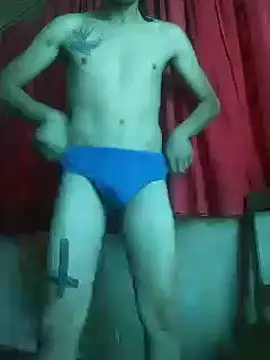 Snapshot of Latinopervs chatting on December 5, 7:43 am Latinopervs online show from December 5, 7:43 am