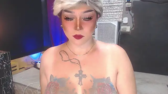 Snapshot of Transdomts4u chatting on July 16, 2:25 pm Transdomts4u online show from July 16, 2:25 pm