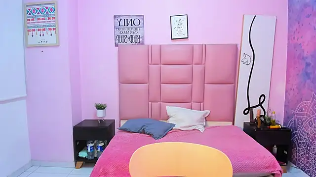 Snapshot of Alison_Jhones7 chatting on March 7, 9:27 pm Alison Jhones7 online show from March 7, 9:27 pm