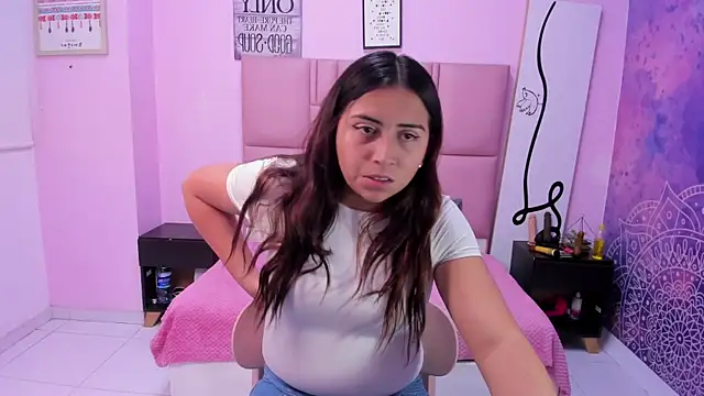 Snapshot of Alison_Jhones7 chatting on February 4, 9:10 pm Alison Jhones7 online show from February 4, 9:10 pm