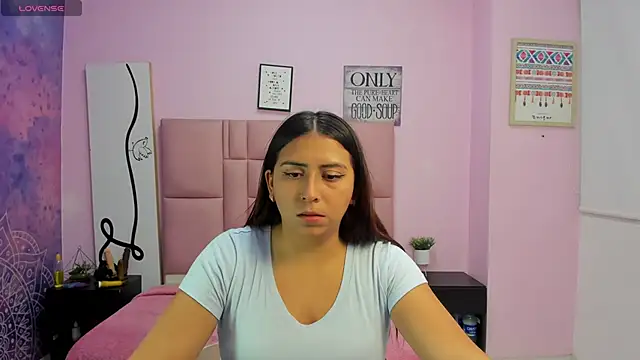 Snapshot of Alison_Jhones7 chatting on February 26, 9:20 pm Alison Jhones7 online show from February 26, 9:20 pm