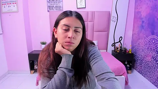 Snapshot of Alison_Jhones7 chatting on February 22, 11:02 am Alison Jhones7 online show from February 22, 11:02 am