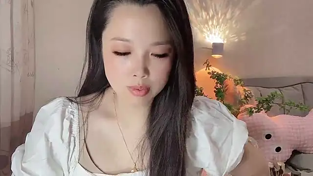 kk lele online show from May 11, 4:04 pm