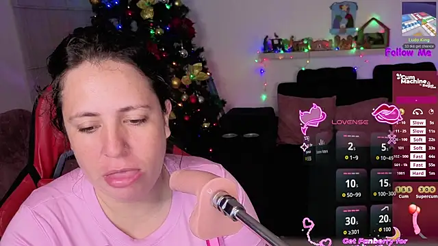 Snapshot of valery_adams1 chatting on December 5, 4:00 am valery adams1 online show from December 5, 4:00 am