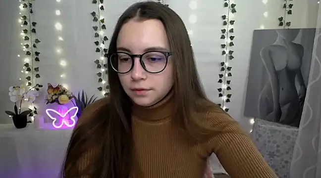 Snapshot of SweetPrincess_ chatting on February 28, 6:43 am SweetPrincess online show from February 28, 6:43 am