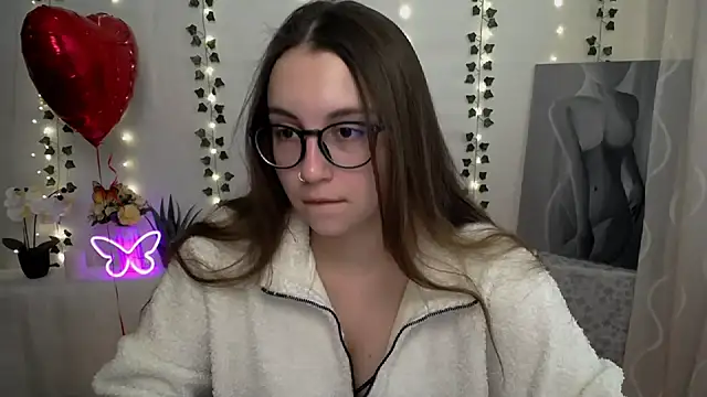 Snapshot of SweetPrincess_ chatting on February 17, 6:42 am SweetPrincess online show from February 17, 6:42 am