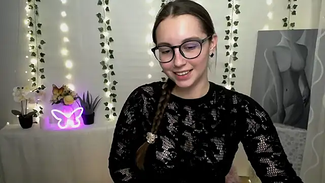 Snapshot of SweetPrincess_ chatting on February 21, 3:43 pm SweetPrincess online show from February 21, 3:43 pm