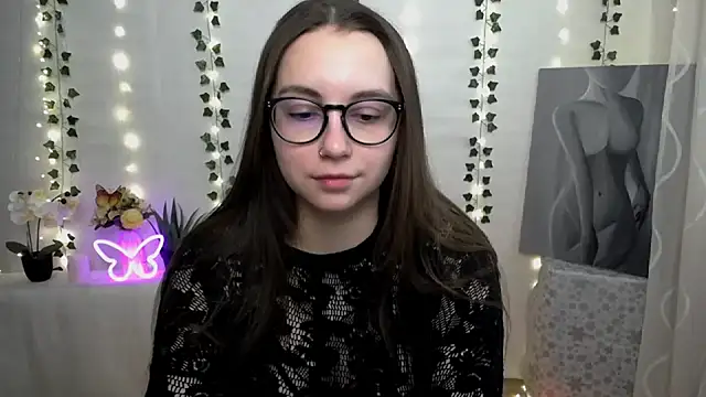 Snapshot of SweetPrincess_ chatting on February 21, 6:29 am SweetPrincess online show from February 21, 6:29 am