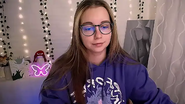 Snapshot of SweetPrincess_ chatting on October 15, 5:28 am SweetPrincess online show from October 15, 5:28 am