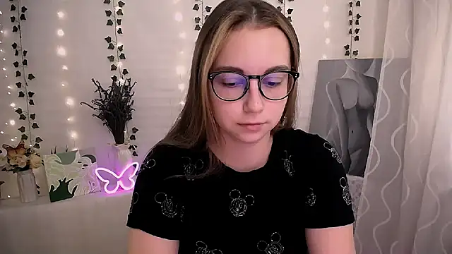 Snapshot of SweetPrincess_ chatting on September 15, 5:30 am SweetPrincess online show from September 15, 5:30 am