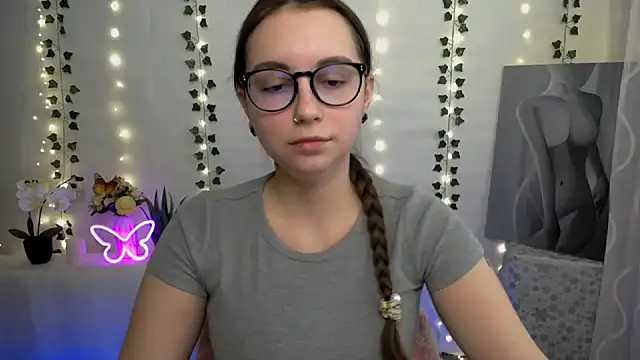 Snapshot of SweetPrincess_ chatting on March 5, 10:00 am SweetPrincess online show from March 5, 10:00 am