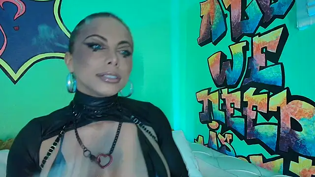 TamaraSavage online show from October 3, 8:27 am