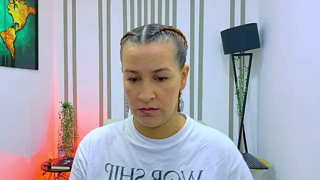 Snapshot of Britney_taylor_ chatting on November 20, 6:30 pm Britney taylor online show from November 20, 6:30 pm