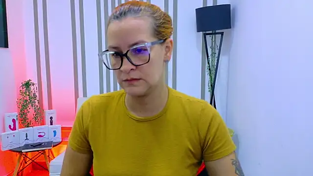 Snapshot of Britney_taylor_ chatting on November 6, 8:57 pm Britney taylor online show from November 6, 8:57 pm