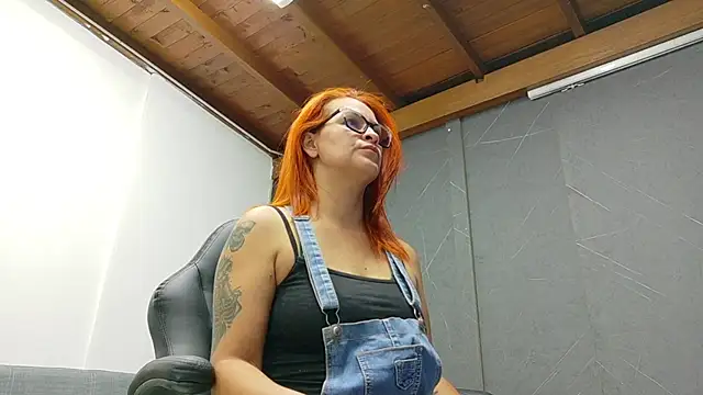 Britney taylor  online show from January 6, 7:07 pm