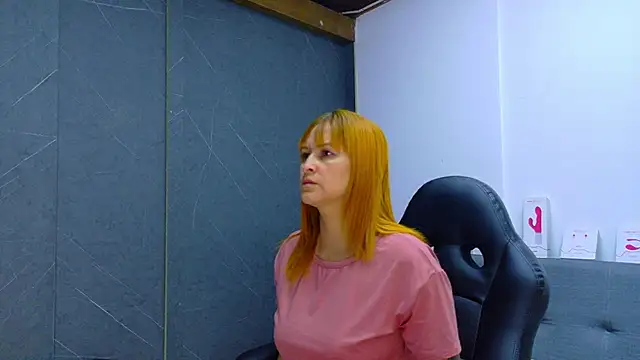 Britney taylor  online show from February 2, 7:02 pm