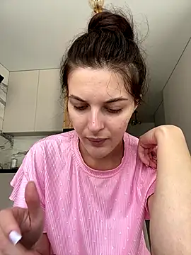 Snapshot of little_belucci chatting on September 14, 11:10 am little belucci online show from September 14, 11:10 am