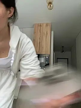 little belucci online show from January 15, 1:36 pm