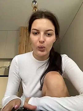Snapshot of little_belucci chatting on September 10, 2:27 pm little belucci online show from September 10, 2:27 pm
