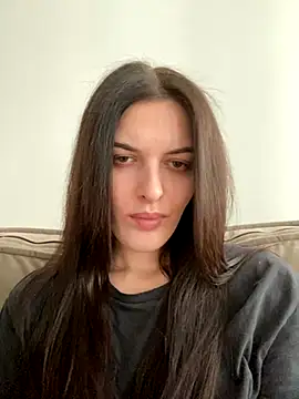 little belucci online show from November 14, 1:37 pm