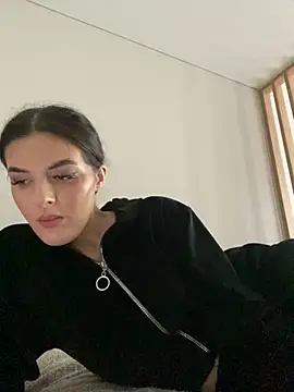 little belucci online show from November 9, 11:25 am