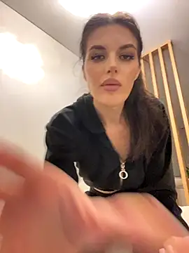 little belucci online show from November 23, 4:28 pm