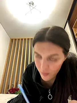 little belucci online show from October 21, 3:33 pm