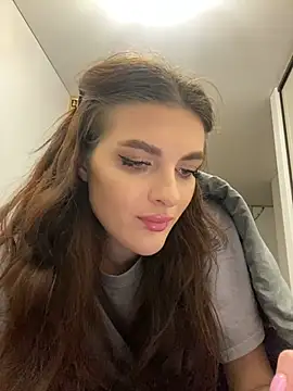 Snapshot of little_belucci chatting on February 2, 7:46 pm little belucci online show from February 2, 7:46 pm
