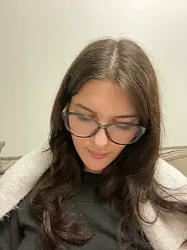 Snapshot of little_belucci chatting on February 9, 4:29 pm little belucci online show from February 9, 4:29 pm