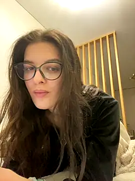 little belucci online show from November 13, 3:16 pm