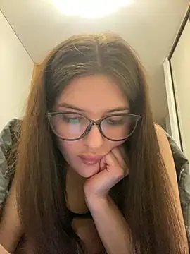 Snapshot of little_belucci chatting on February 3, 5:24 pm little belucci online show from February 3, 5:24 pm