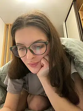 Snapshot of little_belucci chatting on February 7, 6:24 pm little belucci online show from February 7, 6:24 pm