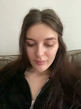 Snapshot of little_belucci chatting on February 14, 12:14 pm little belucci online show from February 14, 12:14 pm