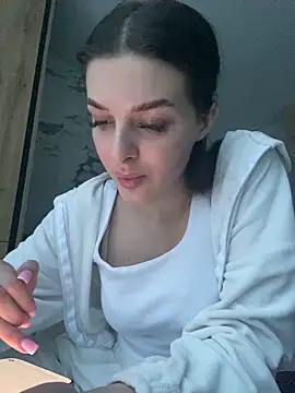 little belucci online show from February 17, 3:42 pm