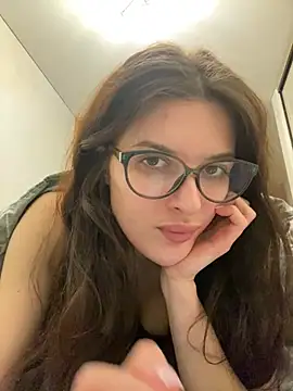 Snapshot of little_belucci chatting on February 12, 7:13 pm little belucci online show from February 12, 7:13 pm